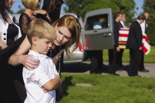 10 Funeral Etiquette Rules Every Guest Should Follow - Funeral Service ...