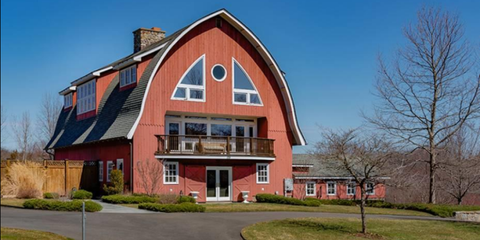 8 Beautiful Barndominiums  for Sale  Across the Country 
