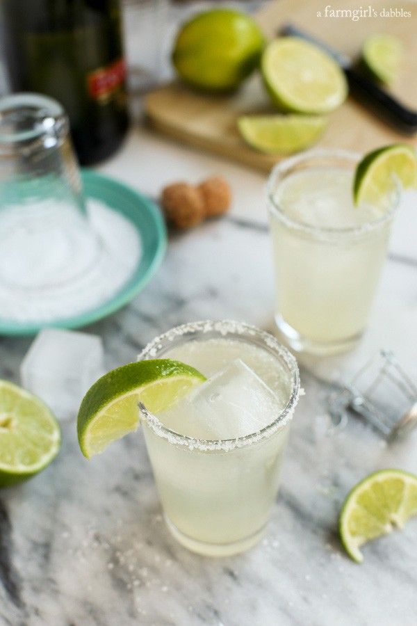 Big Batch Summer Cocktail Recipes - Big Batch Cocktails for Large Groups