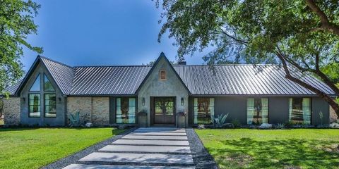 "Fixer Upper" house for sale