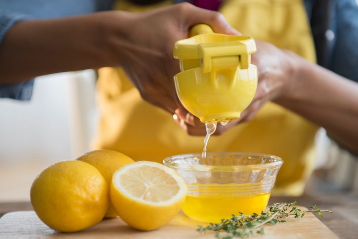 You&#39;ve Been Using a Lemon Juicer All Wrong - How to Juice a Lemon