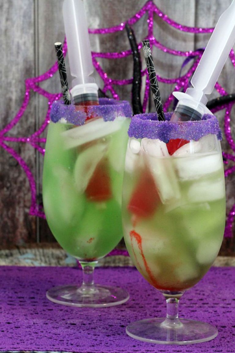 21 Easy Halloween Punch Recipes - Alcoholic Punch Ideas for Halloween