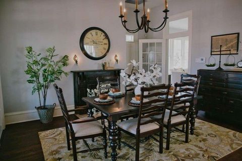 Dining room, Room, Furniture, Property, Interior design, Table, Kitchen & dining room table, Building, Home, Chandelier, 