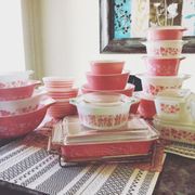 Pink, Product, Beauty, Dishware, Tableware, Room, Porcelain, Serveware, Shelf, Material property, 