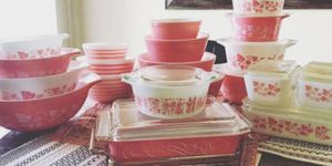 Pink, Product, Beauty, Dishware, Tableware, Room, Porcelain, Serveware, Shelf, Material property, 