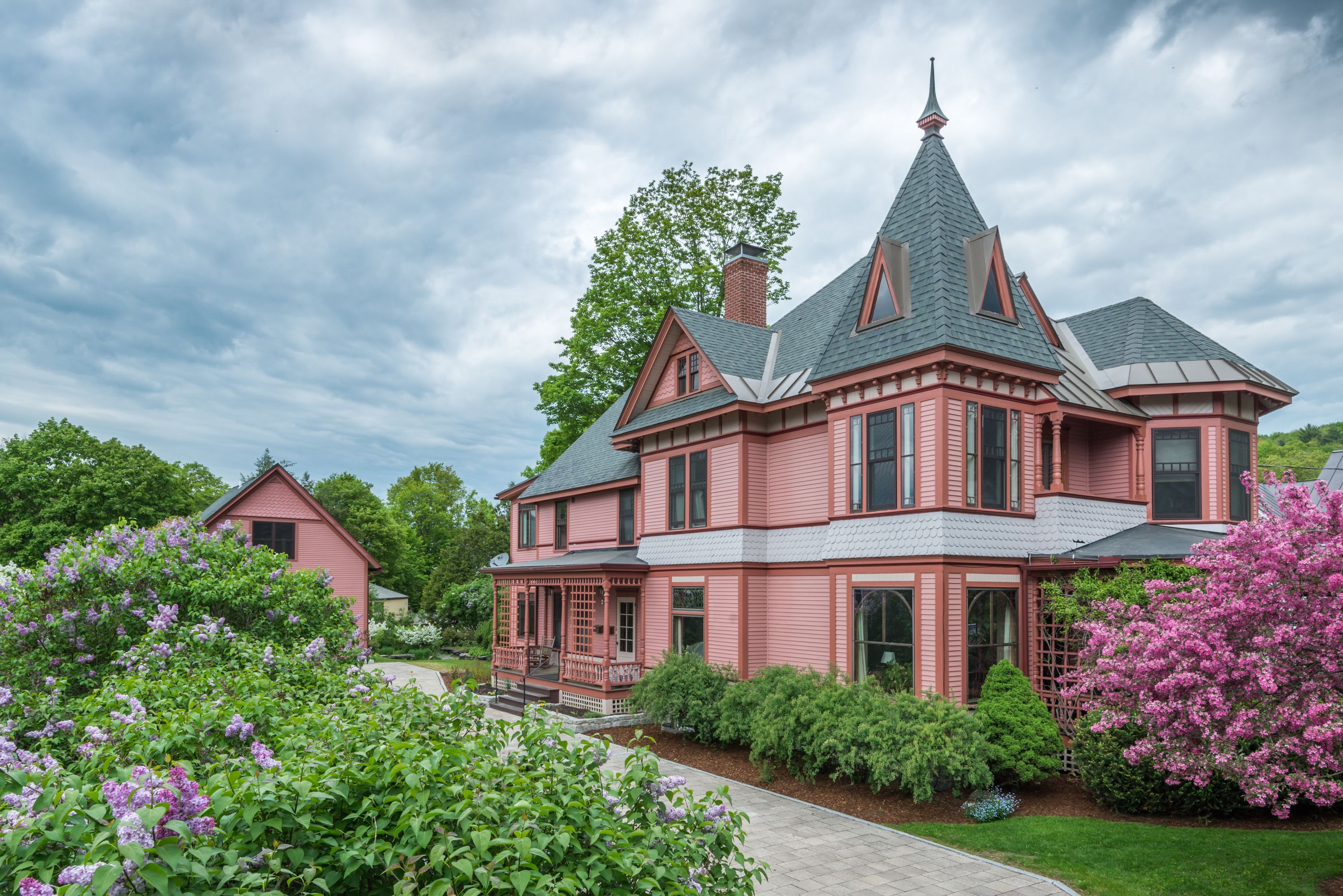 Pink Victorian House in Vermont ...