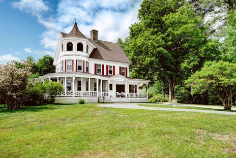 Property, House, Home, Estate, Building, Mansion, Real estate, Architecture, Grass, Historic house, 