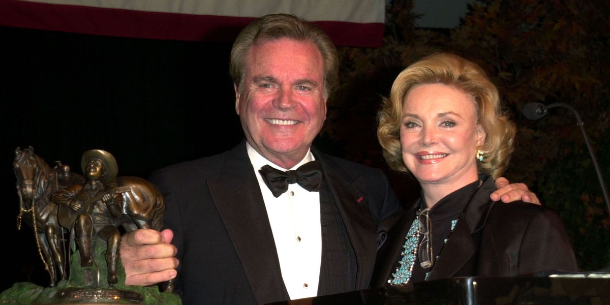 Robert Wagner Gave a Heartwarming Eulogy at Barbara Sinatra's Funeral