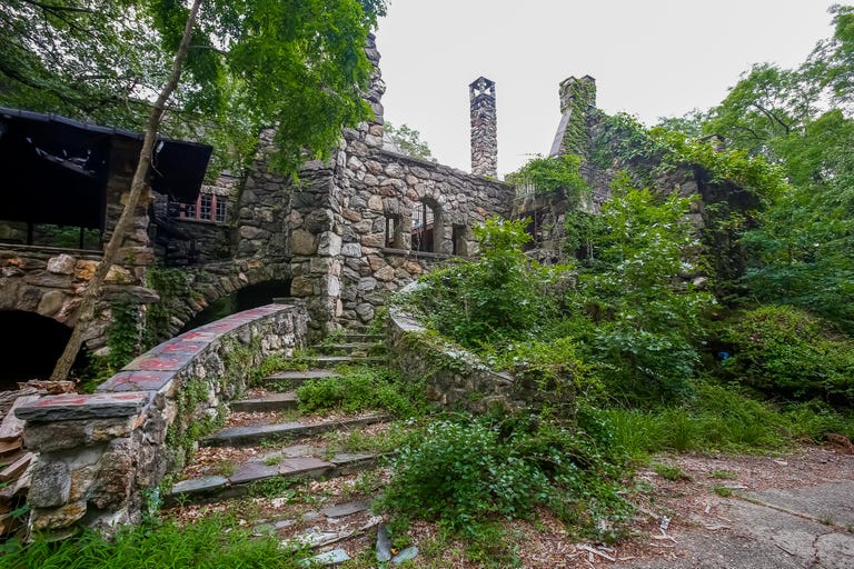 abercrombie and fitch castle