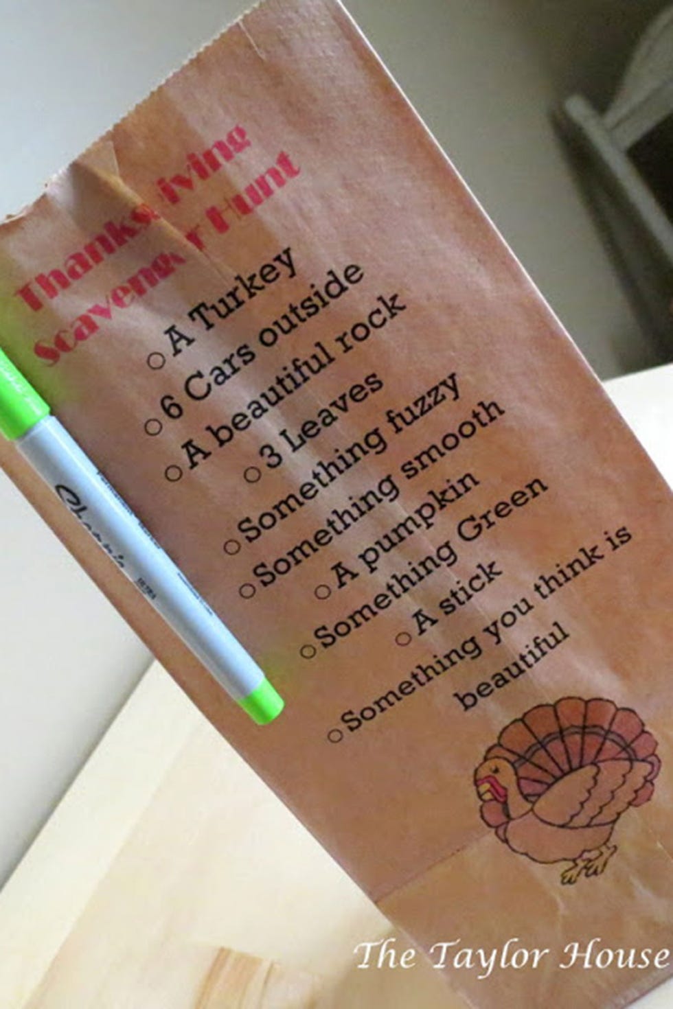 thanksgiving scavenger hunt game