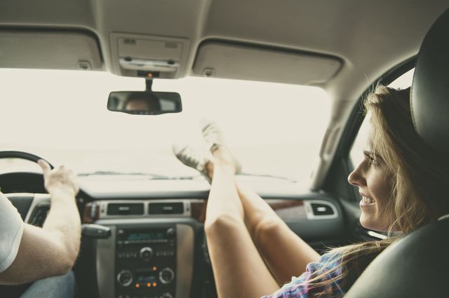 why-you-should-never-put-your-feet-on-the-dashboard-of-a-car