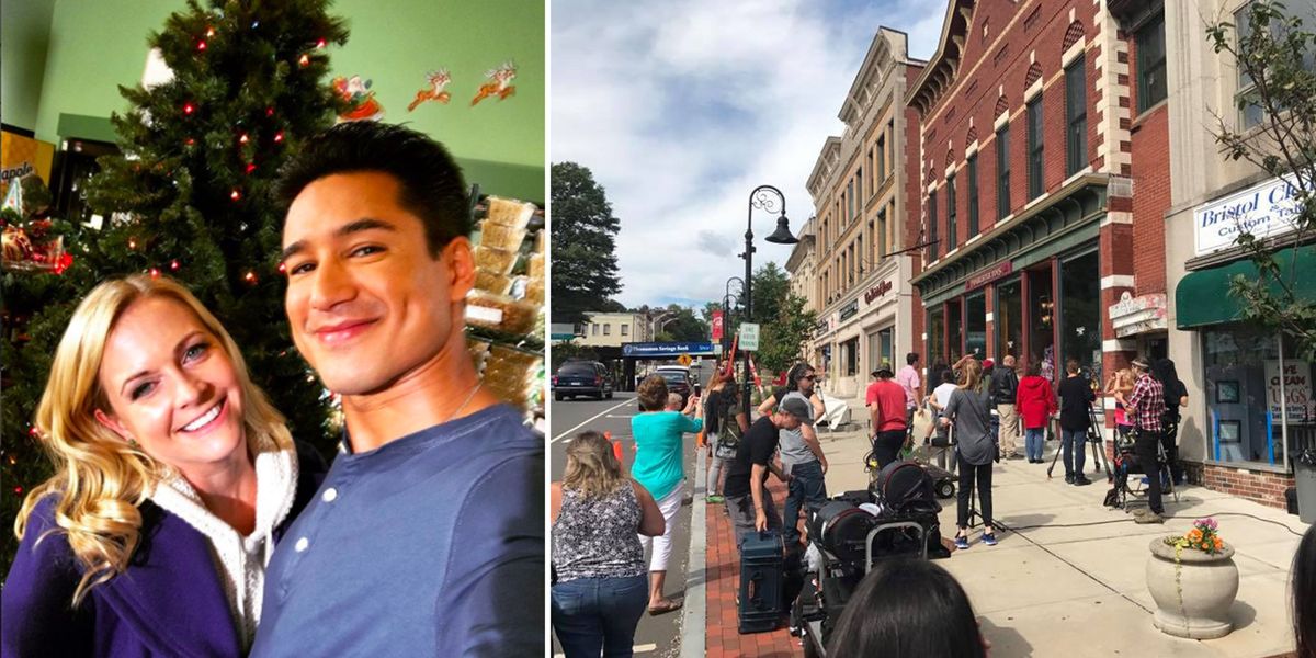 Mario Lopez & Melissa Joan Hart Are Filming a Lifetime Christmas Movie