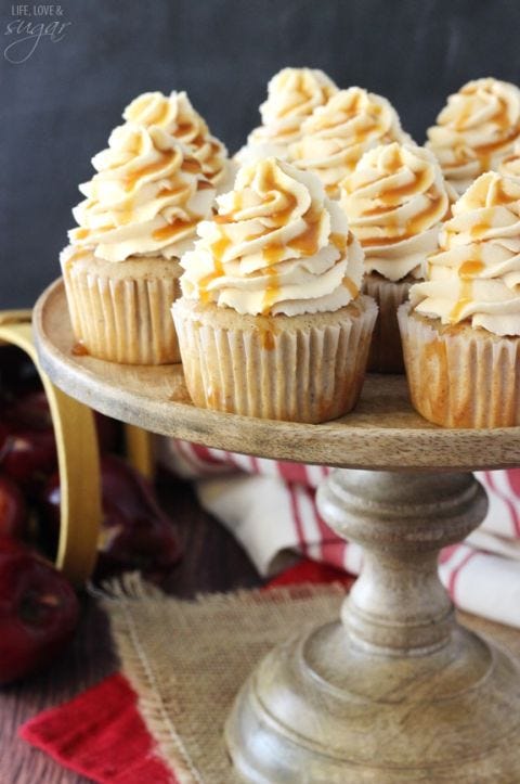 18 Best Fall Flavored Cupcakes And Decorating Ideas Recipes For Easy 18-best-fall-flavored-cupcakes-and-decorating-ideas-recipes-for-easy