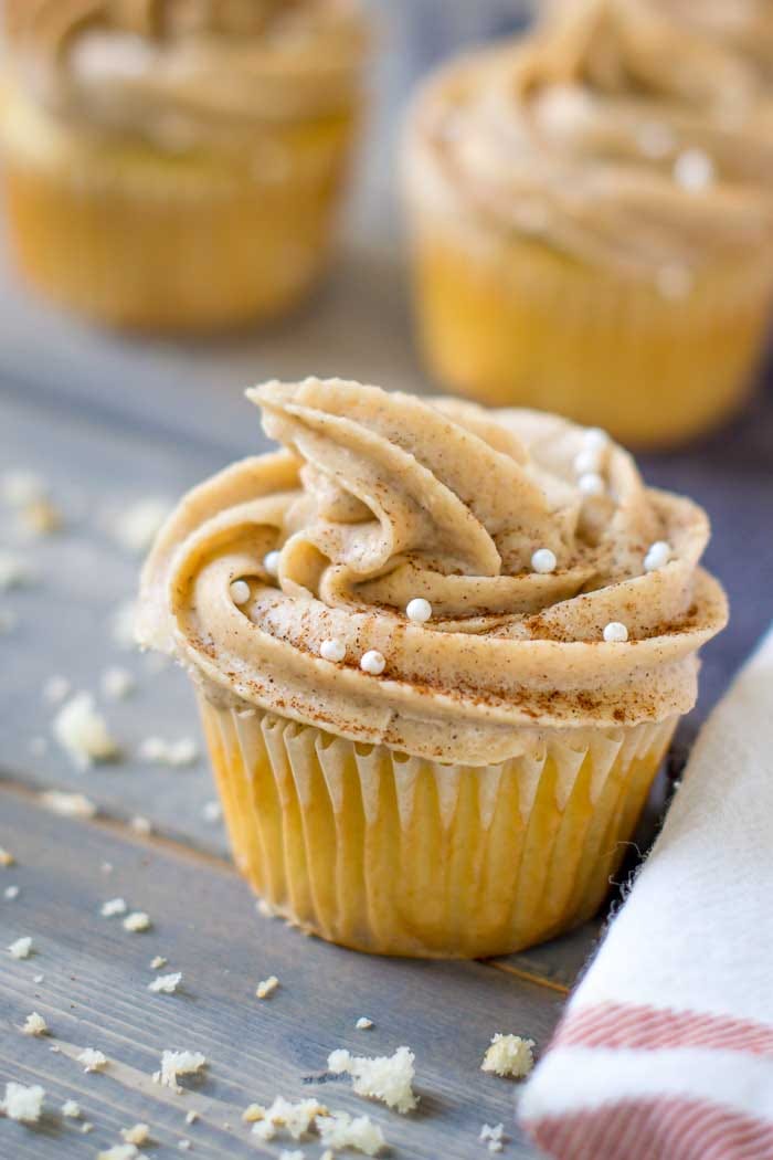 18 Best Fall Flavored Cupcakes And Decorating Ideas Recipes For Easy 18-best-fall-flavored-cupcakes-and-decorating-ideas-recipes-for-easy
