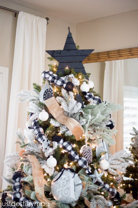 27 Best Christmas Tree Toppers - Unique Christmas Tree Topper Ideas