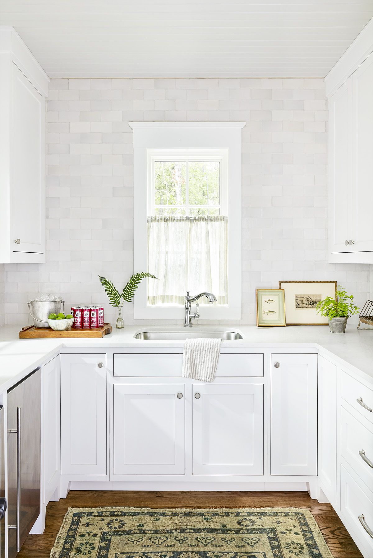 18 Best White Kitchen Ideas   Small White Kitchens 18