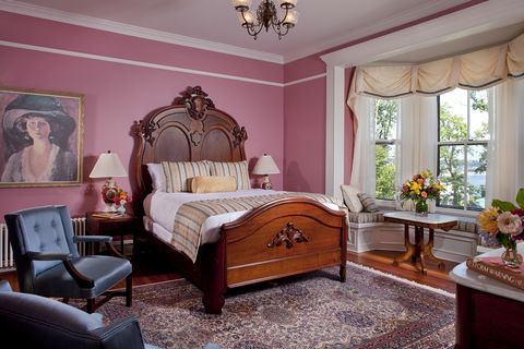 Bedroom, Furniture, Room, Bed, Bed sheet, Interior design, Bed frame, Property, Chest of drawers, Ceiling, 