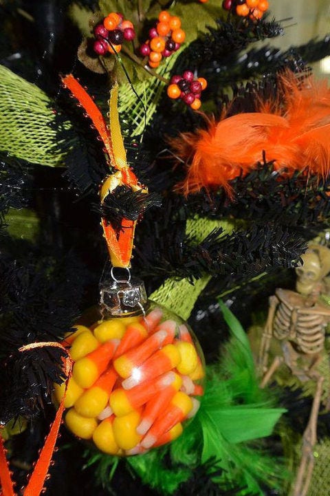 17 Halloween Tree DIY Decorations - How to Make a Halloween Tree and