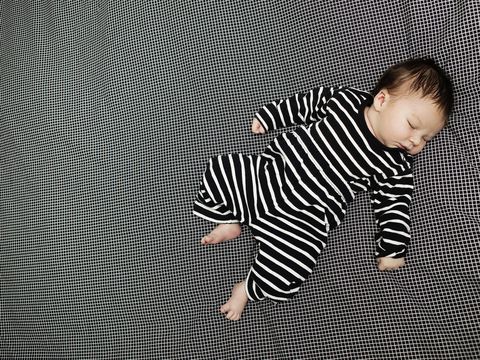 Child, Wall, Toddler, Design, Pattern, Organism, Adaptation, Outerwear, Play, Photography, 