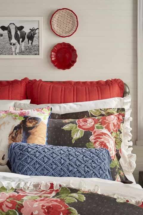 Red, Room, Pillow, Bedroom, Furniture, Bed sheet, Bed, Cushion, Bedding, Textile, 