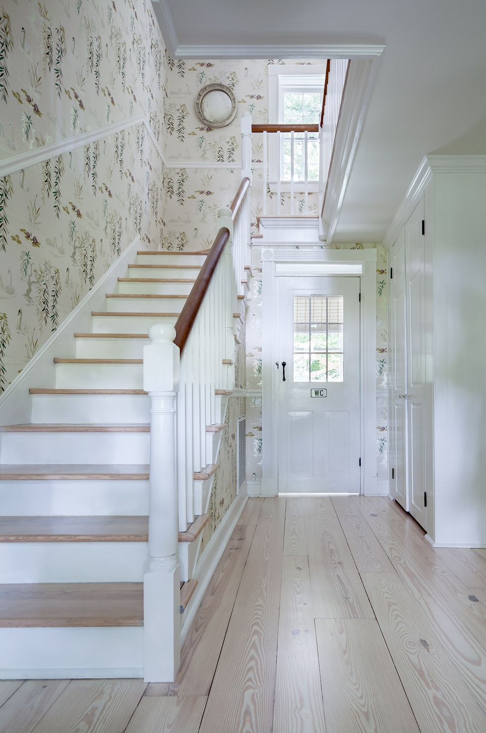 Stairs, White, Floor, Property, Wood flooring, Room, Interior design, Handrail, House, Building, 