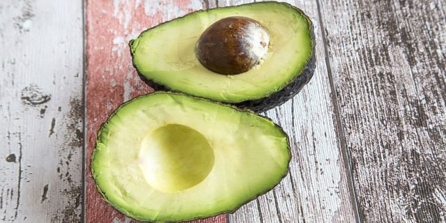 are avocado seeds bad for dogs