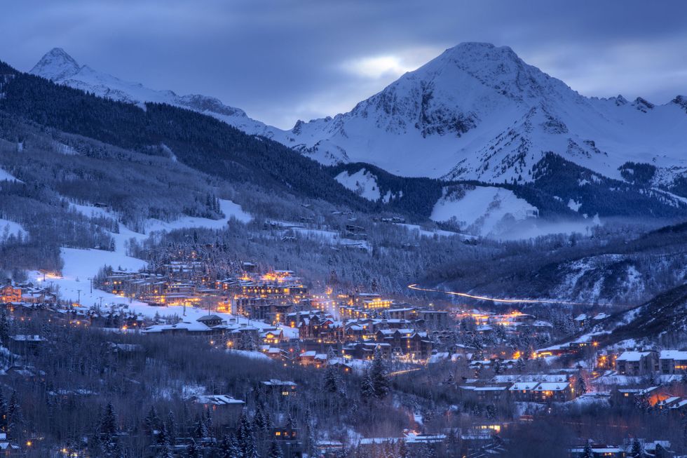 15 Best Small Towns in Colorado - Affordable Small Mountain Towns to ...