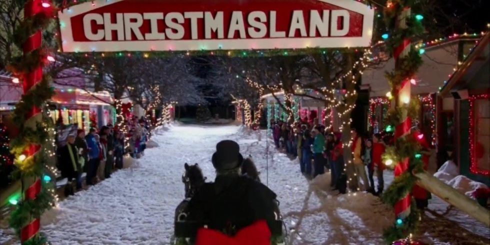 8 Hallmark Christmas Movies Filmed In Small Towns - Hallmark Christmas