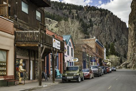 15 Best Small Towns in Colorado - Affordable Small Mountain Towns to ...