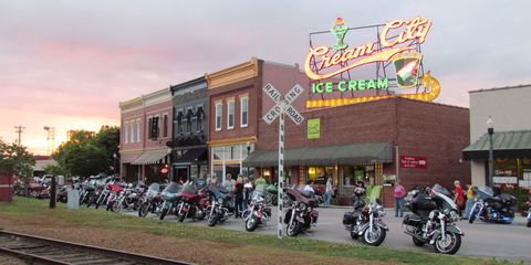 15 Best Small Towns In Tennessee Nice Small Towns To Visit Or