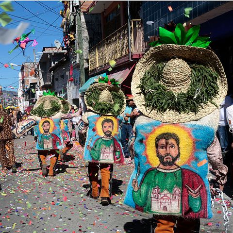christmas parade in mexico