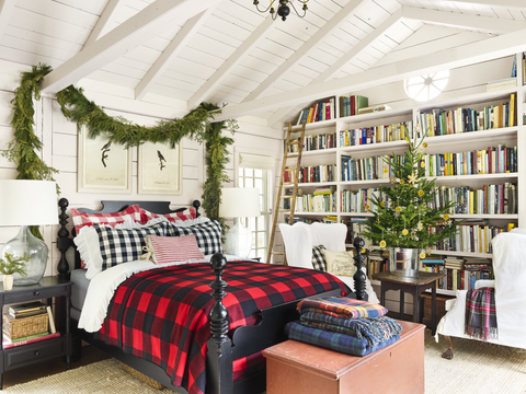 30 Best Small Christmas Trees Ideas For Decorating Mini Mini Christmas Tree Decorating Ideas Citrus