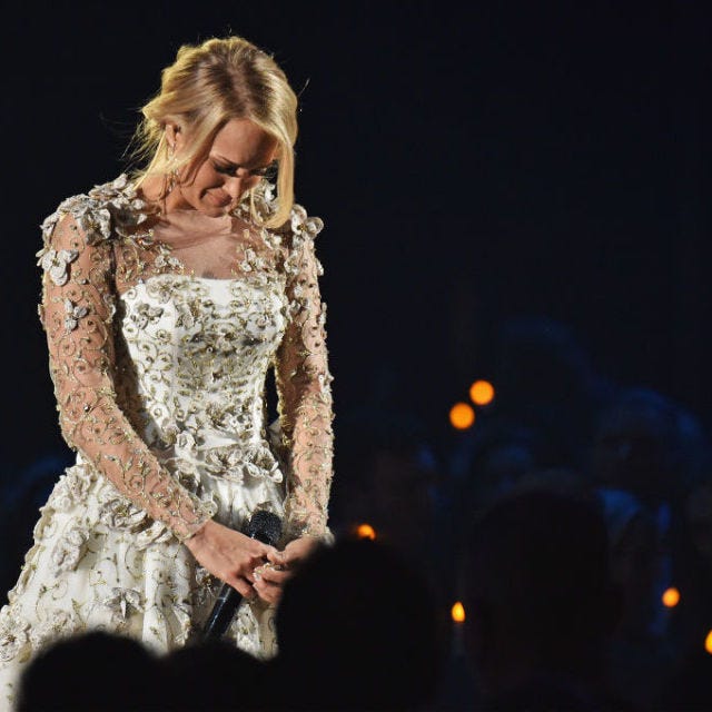Carrie Underwood Las Vegas Shooting Victim Tribute - CMAs 2017 In Memoriam