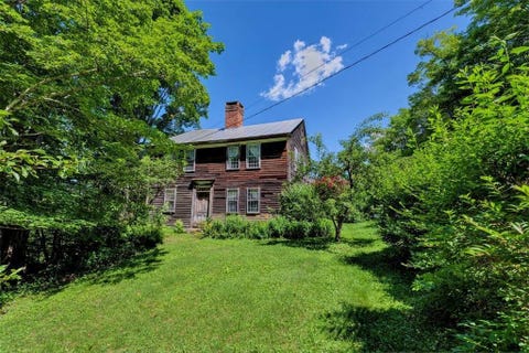 Property, Natural landscape, Vegetation, House, Cottage, Building, Grass, Home, Tree, Real estate, 
