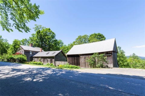 Property, House, Residential area, Real estate, Home, Architecture, Building, Sky, Tree, Asphalt, 