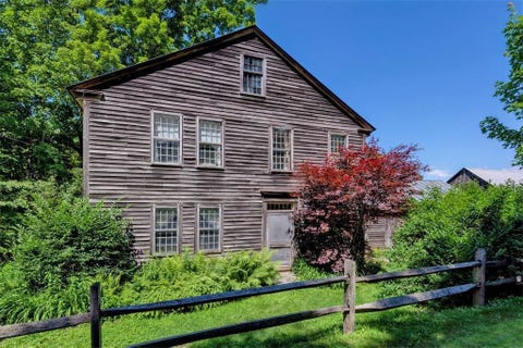 House, Home, Property, Tree, Building, Real estate, Cottage, Architecture, Residential area, Spring, 