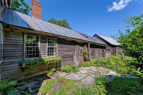 Property, House, Real estate, Home, Building, Cottage, Architecture, Rural area, Farmhouse, Tree, 