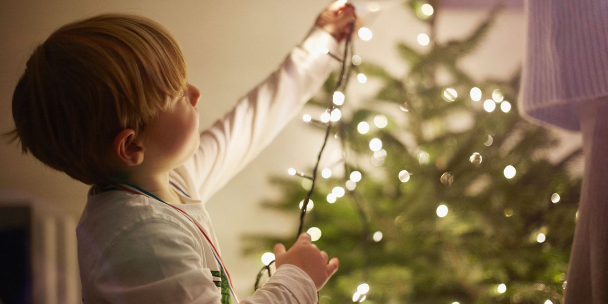 How to Hang Christmas Tree Lights Best Ways to Hang Christmas Lights