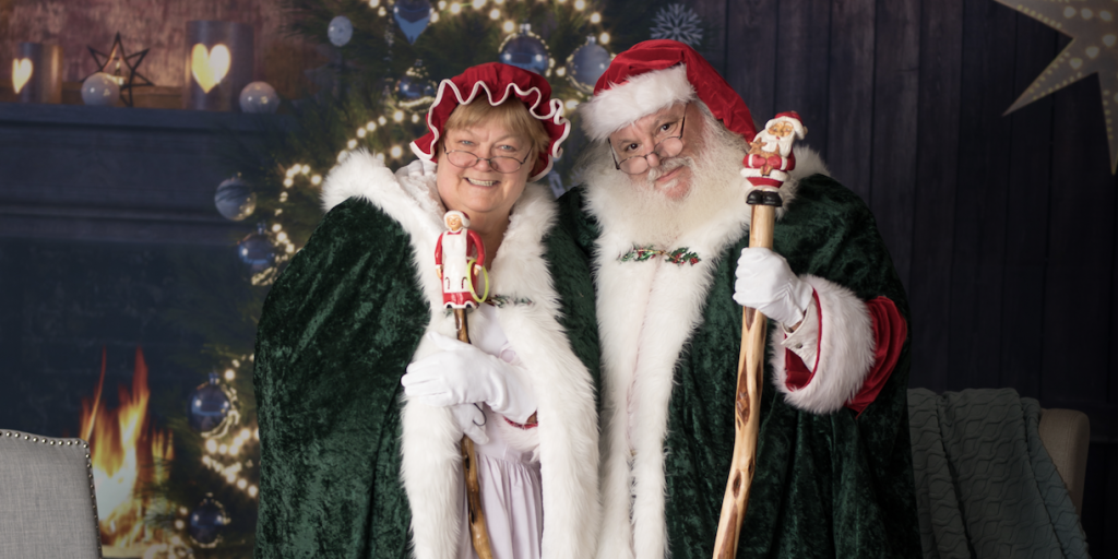 couple-changes-their-names-to-santa-and-merry-christmas-claus-real