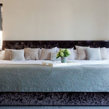 12-foot bed 12-foot bed