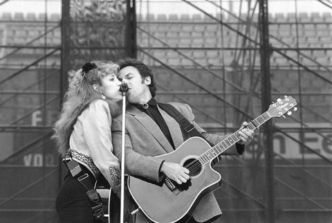 bruce springsteen performs with patti scialfa