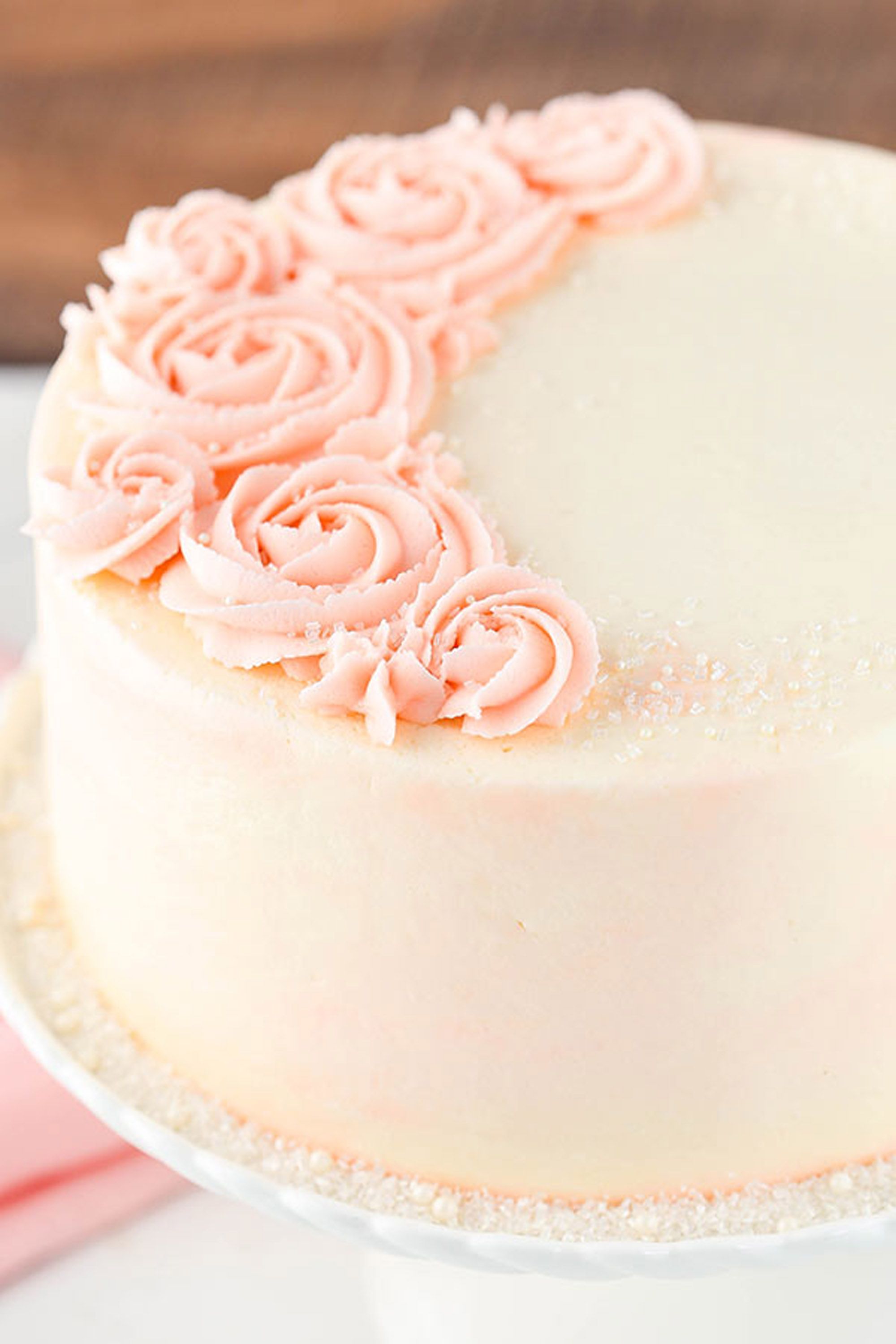 Pearl Cake with Fresh Roses – Essange