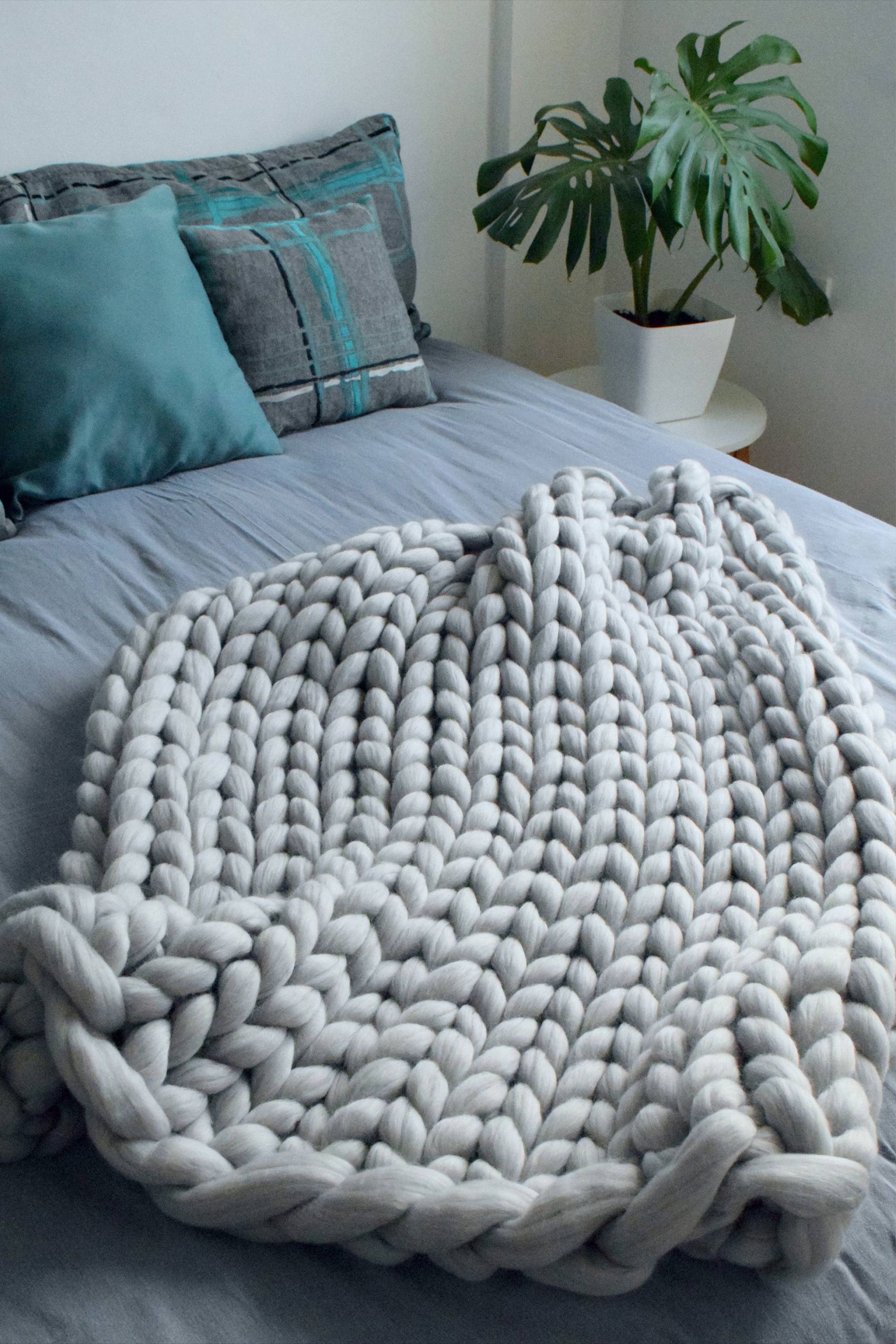 Chunky Knit Blanket for Sale on Amazon Affordable Chunky Knit