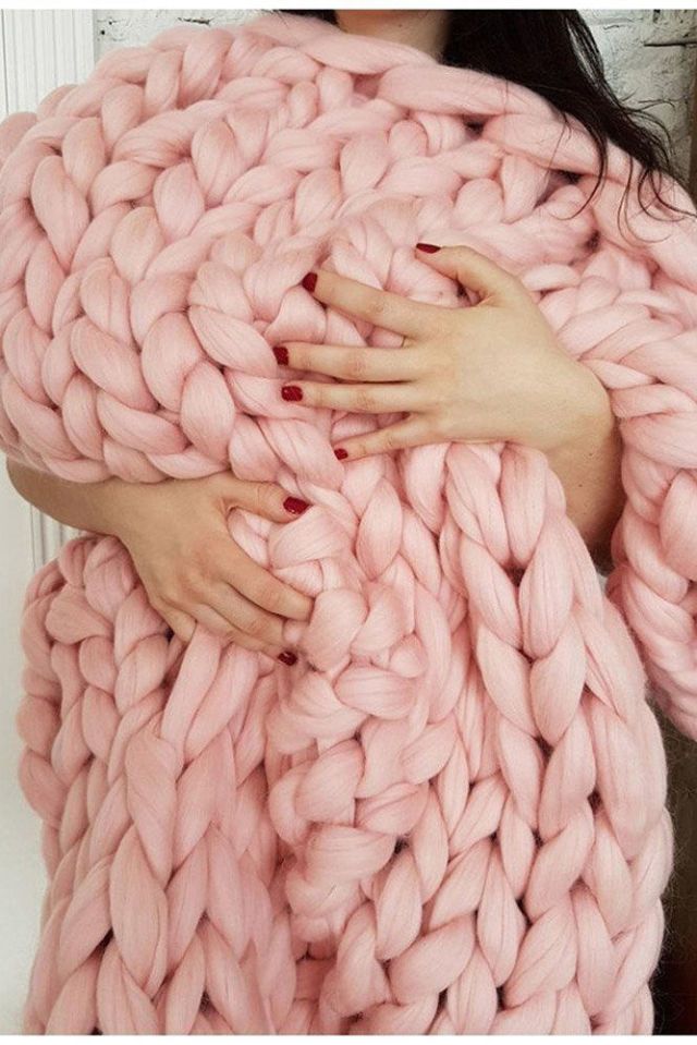 Pink chunky knit online blanket primark