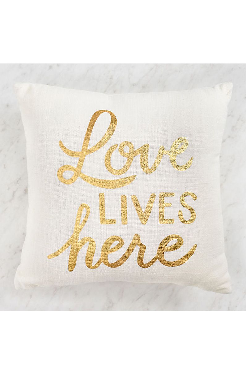 2018 Valentine\'s Day Gift Ideas for Him and Her - Romantic Gift Ideas 2018 Valentine\'s Day Gift Ideas for Him and Her - Romantic Gift Ideas
