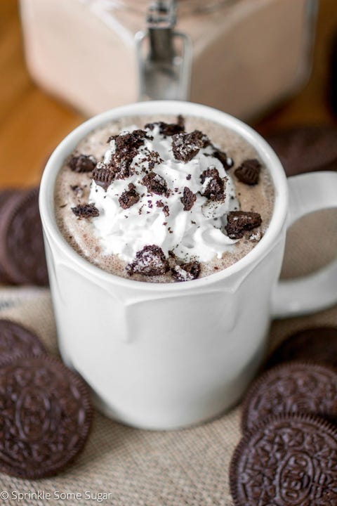 Food, Whipped cream, Dish, Non-alcoholic beverage, Cuisine, Hot chocolate, Cream, Dessert, Ingredient, Latte, 