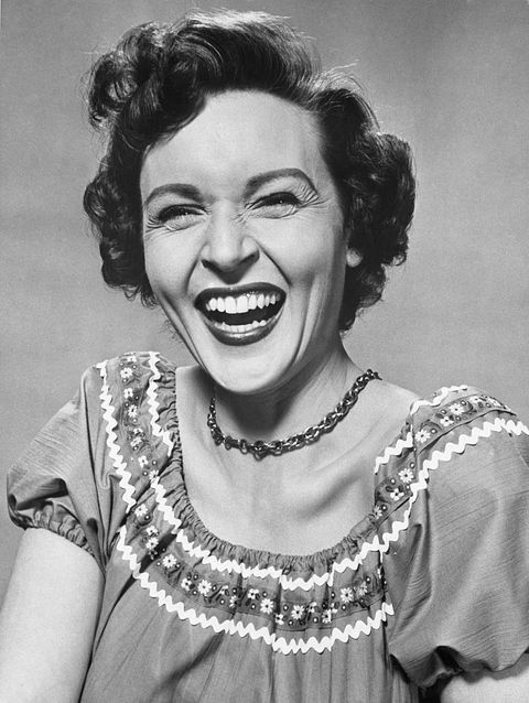 Facial expression, Smile, Eyebrow, Retro style, Hairstyle, Chin, Portrait, Vintage clothing, Monochrome, Laugh, 