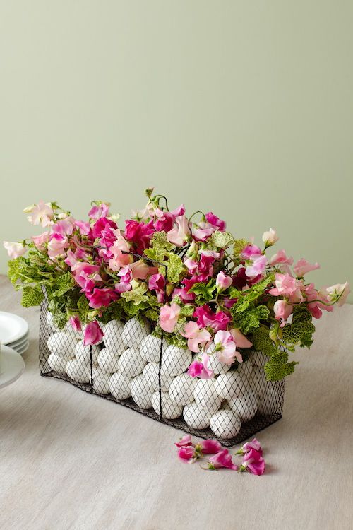 12 Beautiful Easter Flowers and Arrangements - Easy Easter ...