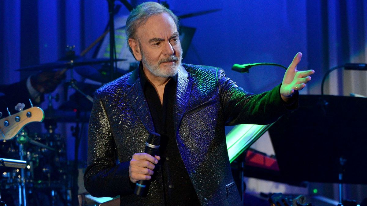 Neil Diamond Is Planning His Career Comeback