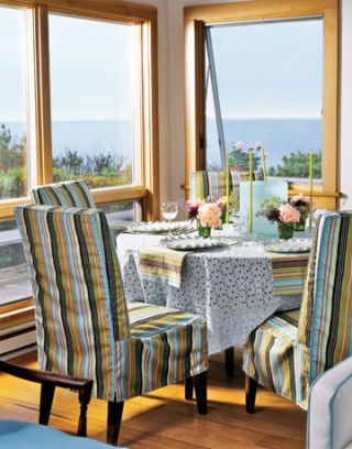 Beachy Color Scheme Adorns Table and Chairs